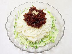 生姜でサッパリ「そうめん」